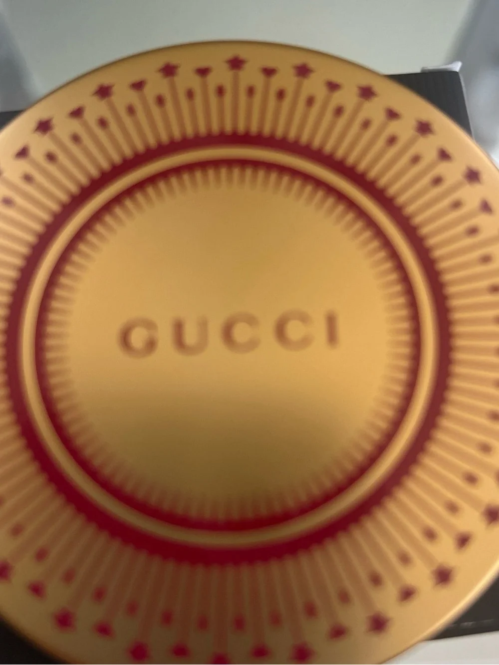 Gucci Festive Glow Eyeshadow Palette in Gold and Red